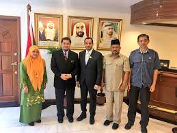 First dial the international access code (011 in the u.s international mailing address: Uae Embassy Malaysia On Twitter Ø³Ø¹Ø§Ø¯Ø© Ø§Ù„Ø³ÙÙŠØ± Ø®Ø§Ù„Ø¯ ØºØ§Ù†Ù… Ø§Ù„ØºÙŠØ« ÙŠØ³ØªÙ‚Ø¨Ù„ Ø¨Ù…ÙƒØªØ¨Ù‡ ÙˆÙØ¯ Ø­ÙƒÙˆÙ…Ø© ÙˆÙ„Ø§ÙŠØ© Ø¨Ù‡Ø§Ù†Ø¬ Ø¨Ø±Ø¦Ø§Ø³Ø© Ø§Ù„Ù…Ø³ØªØ´Ø§Ø± Ø§Ù„Ù‚Ø§Ù†ÙˆÙ†ÙŠ Ù„Ø­ÙƒÙˆÙ…Ø© Ø§Ù„ÙˆÙ„Ø§ÙŠØ© Ø³Ø¹Ø§Ø¯Ø© Ø´Ù…Ø³ Ø§Ù„Ø¨Ø§Ø±ÙŠ Ø¨Ù† Ø§Ù„Ø­Ø§Ø¬ Ø¥Ø¨Ø±Ø§Ù‡ÙŠÙ… ÙÙŠ Ø¥Ø·Ø§Ø± Ø§Ù„ØªØ±ØªÙŠØ¨ Ù„Ø²ÙŠØ§Ø±Ø© ÙˆÙ„ÙŠ