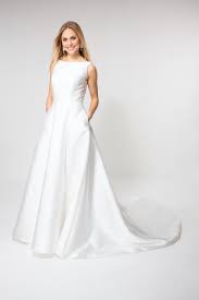Für dieses schöne kostüm und deinen schönen rat möchte ich dir noch. Satin Brautkleid Mit U Boot Ausschnitt Weise Braut De