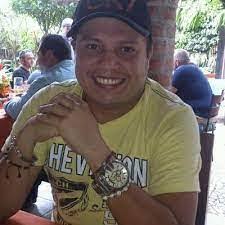 Carlos Layton's Instagram, Twitter & Facebook