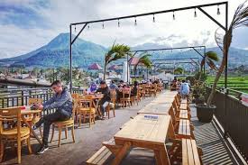 Flora wisata san terra banyak memiliki tempat untuk foto yang . 15 Tempat Nongkrong Di Batu View Bagus Cafe Nyaman Live Music