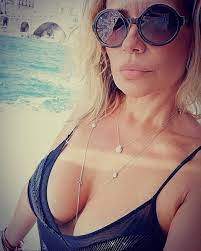 Il codice della bellezza di annalisa spetrini, innamorata di positano /foto bella e brava, quante volte avete letto questi due aggettivi utilizzati per definire una donna? Femme Sensuelle Annalisa Spetrini Glamour Facebook