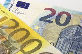 Banknotes of the euro, the currency of the euro area and institutions, have been in circulation since the first series (also called es1) was issued in 2002. Christine Lagarde Signature Euro Banknotes Fantasy Images Bank Notes Fantasy