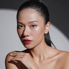 Clare Stephenson Senior Beauty Ecommerce Writer