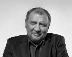 Engaging the sense of touch in virtual environments is a challenging and important issue. Andrzej Grabowski Impresariusz