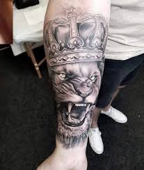 Black And White Lion Tattoo Ideas 14 Black And White Lion Tattoo Designs Ideas In 2020 Mens Lion Tattoo Tattoos For Guys Lion Tattoo Sleeves