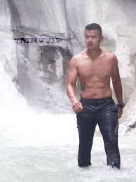 Jadi korban perceraian, dion wiyoko curhat mewek dramatis ditinggal ibunda. Mrvvip On Twitter Dion Wiyoko Shirtless Over The River Selebwatch Https T Co Fp9pc4p1dn Twitter