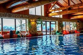 Noul complex turistic resort fundata este situat la 35 km de brasov si la 5 km fata de complexul cheile gradistei moeciu, pe un platou din zona fundata. Eventist Complex Cheile Gradistei Restaurant Din Fundata
