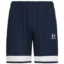 Wearing the right basketball shorts can allow you the freedom you need to play your favorite sport. Basketballshorts Weit Lassig Otto