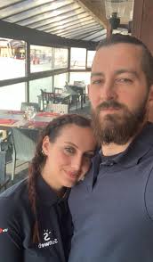 Hola, 😃 We're a young italian couple looking for a seasonal job in  Benidorm for this summer .We have +10 years experience in the hospitality  and restaurant industry, both