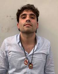 El chapo bu süreçte elbette önemli düşmanlar da edindi. El Chapo S Son Proves To Be Hard To Catch As Father Once Was Thanks To Help From His Older Brother Daily Mail Online