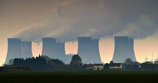 Clima, gli ambientalisti contro il piano del governo: "Per uscire dal carbone non servono nuove centrali a gas, ma fonti rinnovabili" - Il Fatto Quotidiano