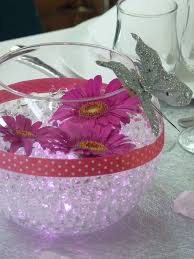 Vase Boule En Verre Billes D Eau Leds Roses Et Marguerites Http Tartifumedeco Fr Vase Centre De Table Mariage Centre De Table Boule En Verre