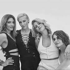 juliana harkavy katie cassidy emily bett rickards willa holland katie cassidy actors actresses emily bett rickards