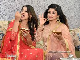 Eid Celebrations In Jaipur Saba And Somi Khan Cheat On