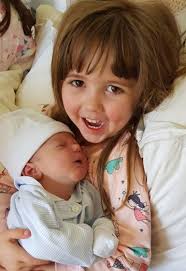 Tras 41 semanas de gestación, la animadora maría luisa godoy (40 años) anunció el nacimiento de su cuarto hijo, fruto de su matrimonio con ignacio rivadeneria, y que es el primer hombre de su descendencia ya que anteriormente tenía a violeta (7), jacinta (5) y luisa (3). Fotos Maria Luisa Godoy Compartio Nuevas Fotos De Su Hijo Recien Nacido M360 Cl