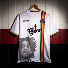 Scopri ricette, idee per la casa, consigli di stile e altre idee da provare. Football Shirt Collective On Twitter Sorry Ajax But I Think Bfcdublin Beat You To It With The Bob Marley Inspired Shirts Https T Co Nhysloezmn