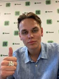 Victoria Liles's Instagram, Twitter & Facebook