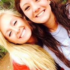 Emilee Hunter's Instagram, Twitter & Facebook