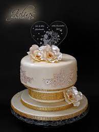 Gold Wedding Cake By Julia Bend Http Cakesdecor Com Cakes 296316 Gold Wedding Cake Cake Gold Wedding Cake Buttercream Birthday Cake