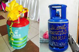 Sebenarnya hadiah barang dapur adalah keperluan utama untuk pengantin memulakan kehidupan baru mereka berdua sebagai suami isteri. Hadiah Apa Yang Sesuai Untuk Pengantin Mesti Dilema Untuk Memilih Hadiah Apa Yang Hendak Diberikan Semasa Ke Majlis Perkahwinan