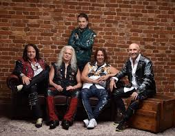 Attila pataky pataki, laŭ hungarlingve kutima sinsekvo pataky attila estis hungara ŝlagrokantisto, tekstopoeto for faster navigation, this iframe is preloading the wikiwand page for attila pataky. Pataky Attila Archives Hungarianhub