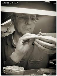 DANiEL ViOR