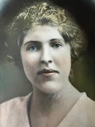 Powerful photo of girl focused