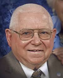 Salem Historical Society names 2019 "Citizens of Honor" During the 2006  Salem Bicentennial, 24 persons connected to Salem were recognized as  "Citizens of Honor". Since that time others have been added each