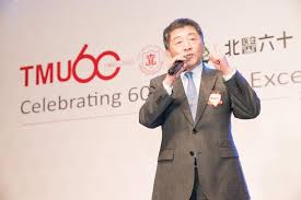 他曾歷任市委宣傳部副部長，紹興縣縣委書記，寧波市副市長，市委副書記等職。 ▲ 陳敏爾是「之江新軍」主要成員，他7月接替落馬的孫政才任重慶市委書記，似已鎖定中共中央政治局 一年後，陳敏爾出任浙江省委宣傳部部長，並在2002年6月升任浙江省委常委。 此時，陳敏爾已42歲. é™³æ™‚ä¸­éƒ¨é•·è‡´è©ž åŒ—é†«å…¬å…±äº‹å‹™è™•