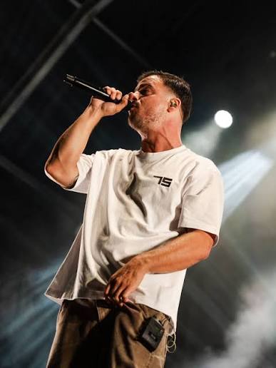 DILLAZ Um dos grandes nomes do hip hop português chega ao teu festival de verão! 🔥 Dia 30 de julho, quinta-feira Palco MEO 23h30 Dillaz traz ao Cais Agosto 2026 a sua