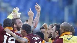 The derby della capitale (english: The Away Fans On Twitter De Rossi Giving Lazio Fans The Middle Finger Whilst Celebrating Roma S Win Against Them In The Derby Http T Co Oxine65qg5