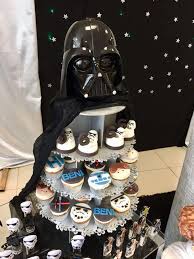 Check Out The Awesome Cupcakes At This Star Wars Birthday Party See More Party Ideas And S Star Wars Birthday Party Star Wars Birthday Star Wars Theme Party