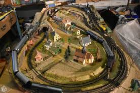 Modelime Ferroviaire Maquette De Train Electrique Model Trains Model Train Table Model Train Sets