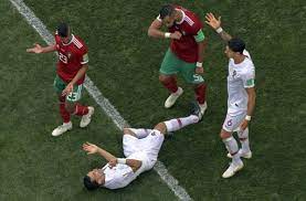 Die rede ist natürlich von den beiden verteidigern pepe und sergio ramos, hierbei war vor allem die verlängerung von pepe für die königlichen enorm wichtig, da sein kontrakt nach der… Wm 2018 Das Netz Lacht Uber Sterbenden Schwan Pepe Fussball Stuttgarter Nachrichten