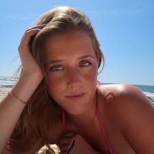 kels (@kelseybowless) · New York City, NY