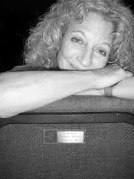 ▫A Talk with Gainor Roberts ▫Also in this Issue