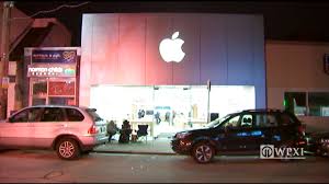 Apple shadyside ⭐ , united states of america, commonwealth of pennsylvania, allegheny county, city of pittsburgh: Dozens Camp Outside Shadyside Apple Store For Release Of Iphone X Wpxi