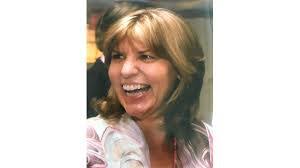 Cindy Murray's Instagram, Twitter & Facebook