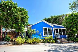 This Colorful Guest Cottage Is On The Grounds Of Tween Waters Inn Resort On Captiva Island Captiva Island Captiva Island Beaches Beach Cottages