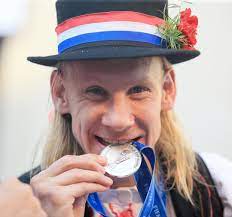 Croatian Football Player Domagoj Vida Bites His Worldcup Medal During Celebration In Donji Miholjac Croatia On July 17 201 Croatian Fifa World Cup Croatia