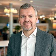 Gerry Randolph's Instagram, Twitter & Facebook