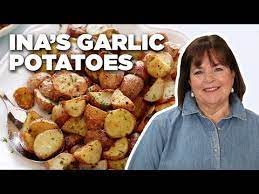Barefoot Contessa Star Ina Garten S Smashed Potatoes Recipe Is A Crispy And Delicious Side Dish That In 2021 Food Network Recipes Roasted Potato Recipes Potato Recipes