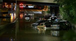 This popular marathon attracts local, national and international attention as many athletes apply each year to run. 5k7c8sq4xji59m