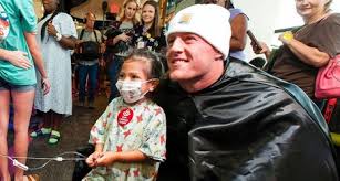 That's the wrestler formerly known as summer rae doing the best sone cold steve austin costume possible. The Best Halloween Costumes From Nfl Players