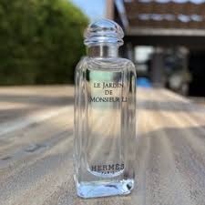 This unisex fragrance was created by the house of hermes with perfumer jean claude ellena. Le Jardin De Monsieur Li Von Hermes Meinungen Duftbeschreibung