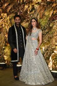 Tired of each others behaviour armaan jain & deeksha seth file a divorcee against each other. Newlyweds Armaan Jain Anissa Malhotra Host Their Wedding Reception Sisters Kareena Kapoor Khan And Karisma Kapoor Dazzle