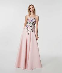 Se vuoi andare sul sicuro, evitando spiacevoli cadute di stile, puoi cercare la soluzione giusta per te all'interno della nostra ricca collezione di vestiti eleganti da donna. Abiti Da Cerimonia Pronovias 2018 Foto Stylosophy