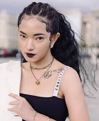 Châu Bùi bị cách ly khi về Việt Nam