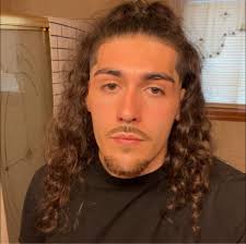 Can we add people from different consoles in Hunt Showdown?