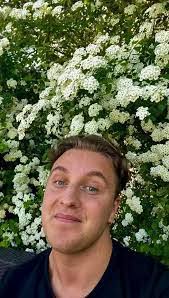 Una Somerville's Instagram, Twitter & Facebook